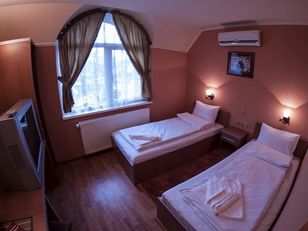 Motel Al Capone Satu Mare Eksteriør billede