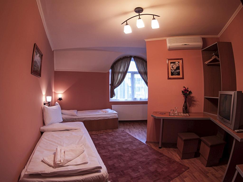Motel Al Capone Satu Mare Eksteriør billede